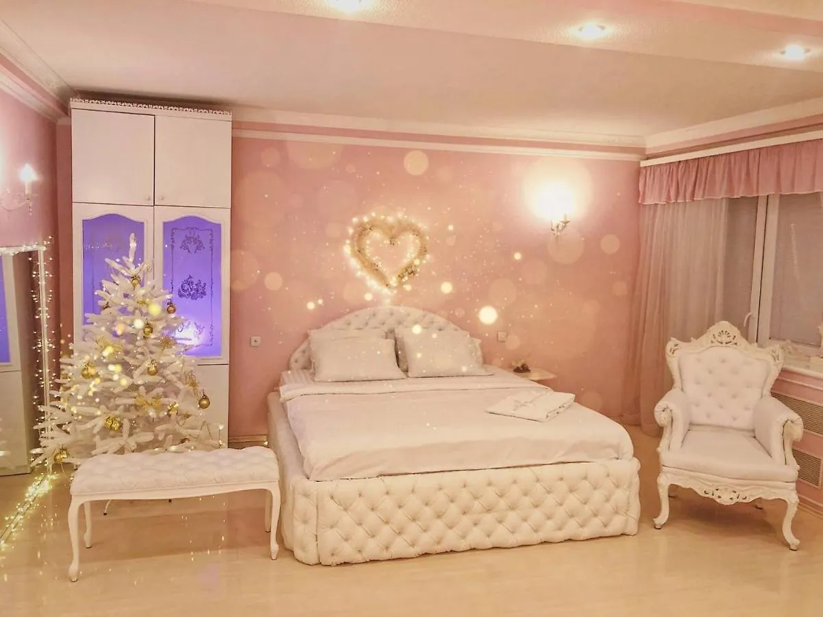 Apartment With Jacuzzi קייב