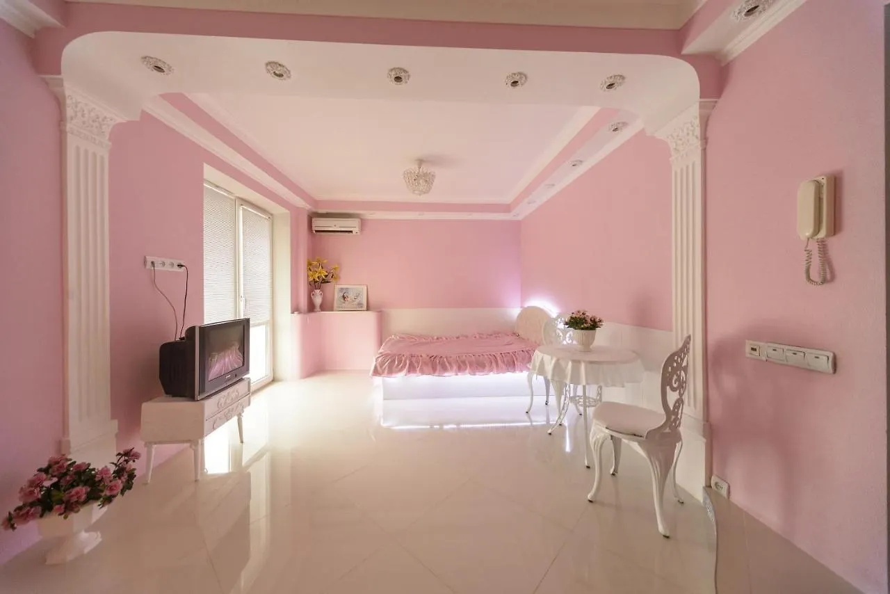Apartment With Jacuzzi קייב