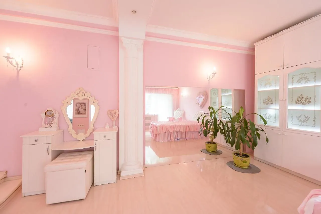 Apartment With Jacuzzi קייב אוקראינה