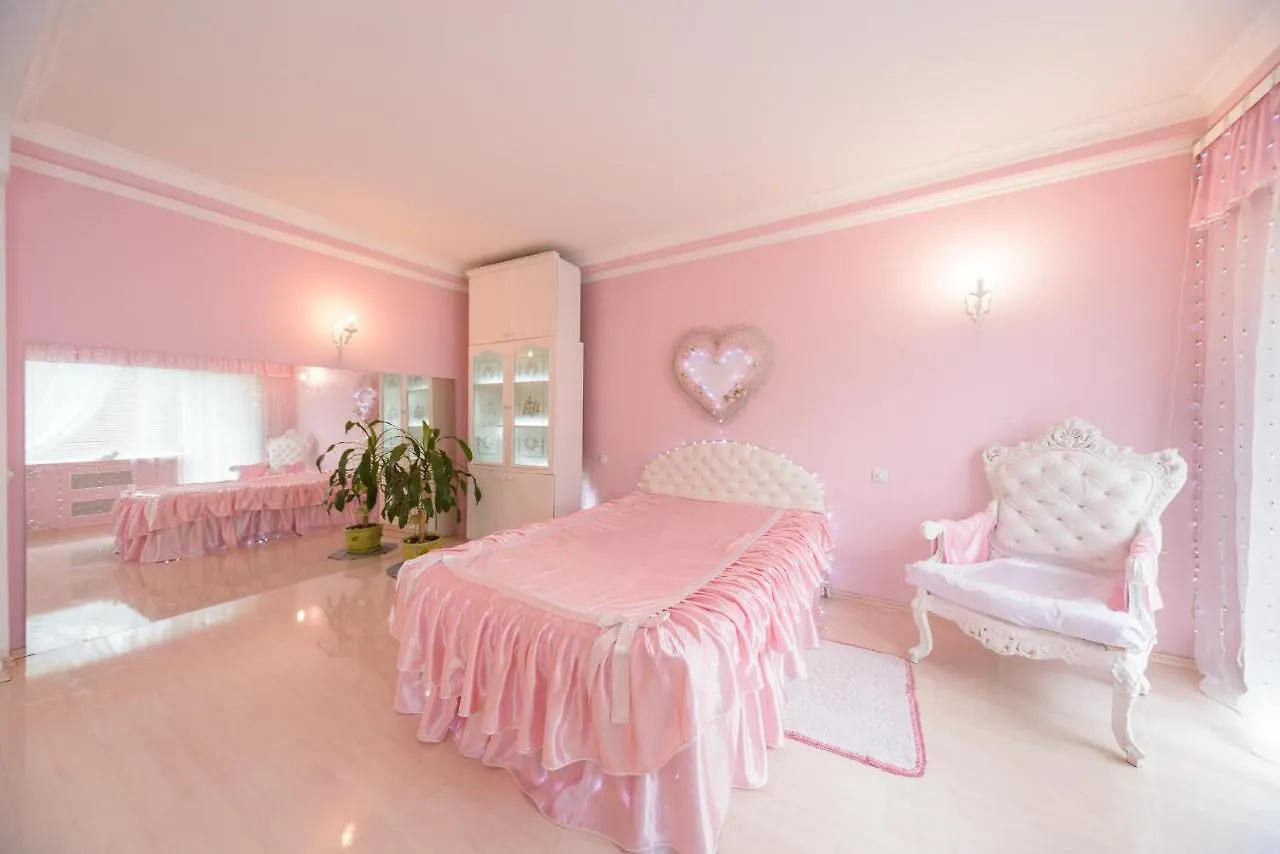 Apartment With Jacuzzi קייב 0*,  אוקראינה
