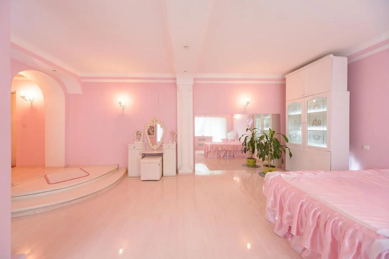 Apartment With Jacuzzi קייב אוקראינה